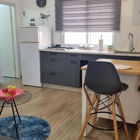 Stylish Quiet And Central Реховот Экстерьер фото