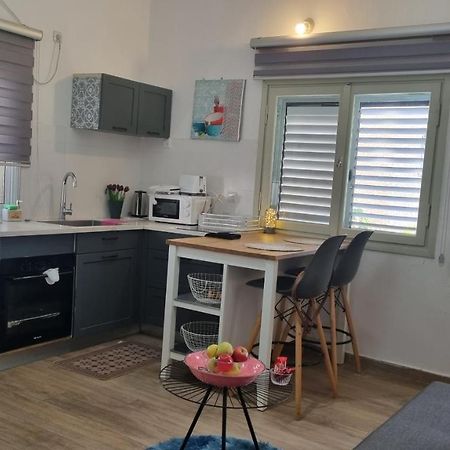 Stylish Quiet And Central Реховот Экстерьер фото