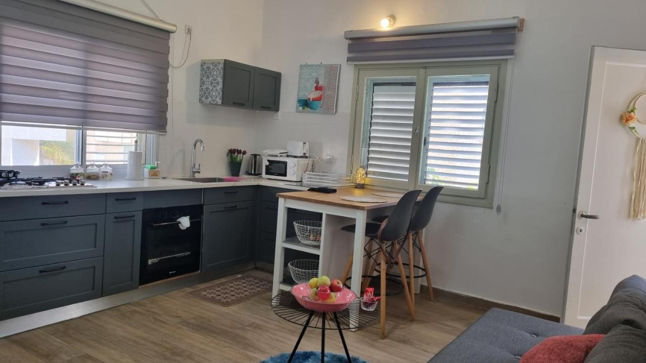 Stylish Quiet And Central Реховот Экстерьер фото