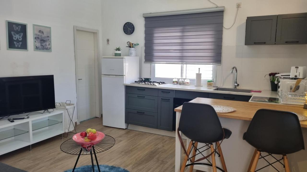 Stylish Quiet And Central Реховот Экстерьер фото