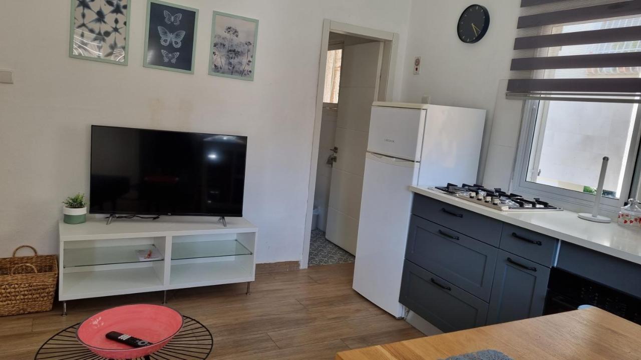 Stylish Quiet And Central Реховот Экстерьер фото